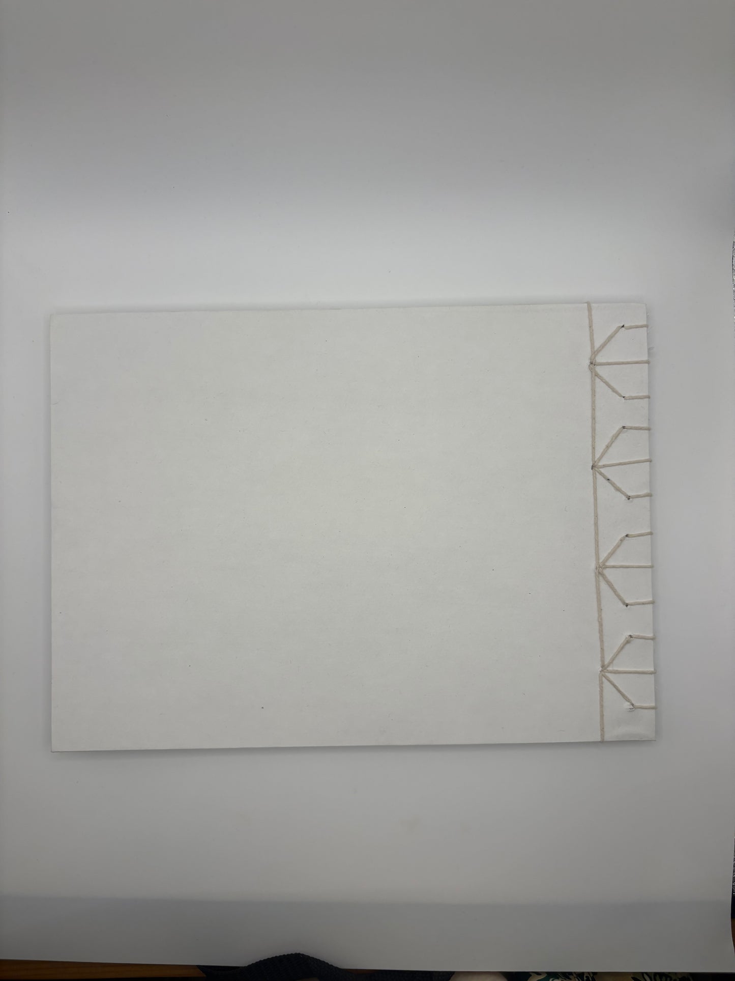 Hand Stitched Notebook Golden Leaf A4 – دفتر مخيط يدويا الورقة الذهبية